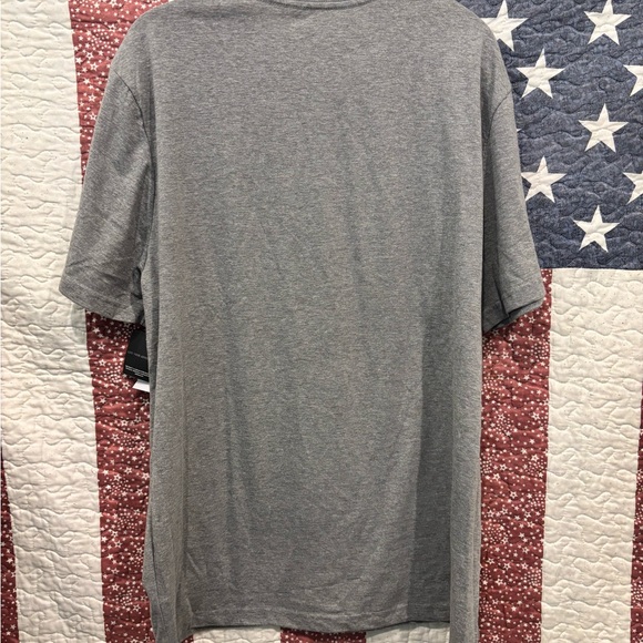 Eddie Bauer Gray Mountain Graphic Tee - Picture 3 of 3